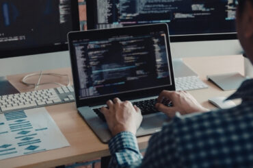 Power Apps vs Custom Development: 2026 Guide