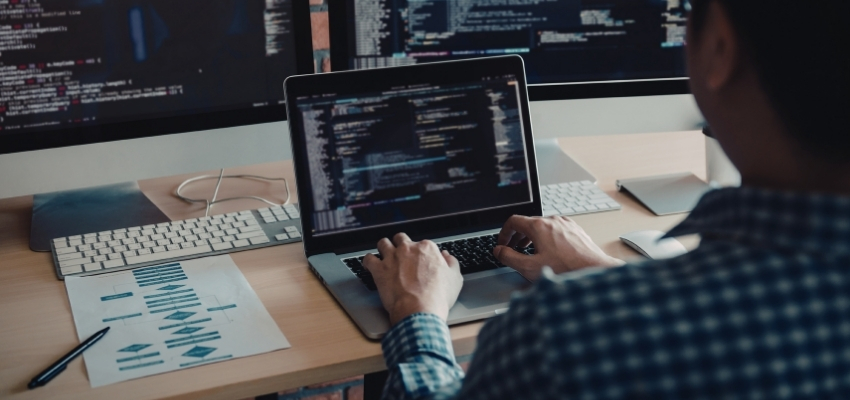 Power Apps vs Custom Development: 2026 Guide